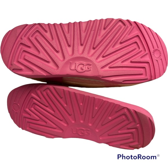 UGG Classic Clear Mini II boots waterproof with wool lining Big Kid 6 NEW - Picture 5 of 5